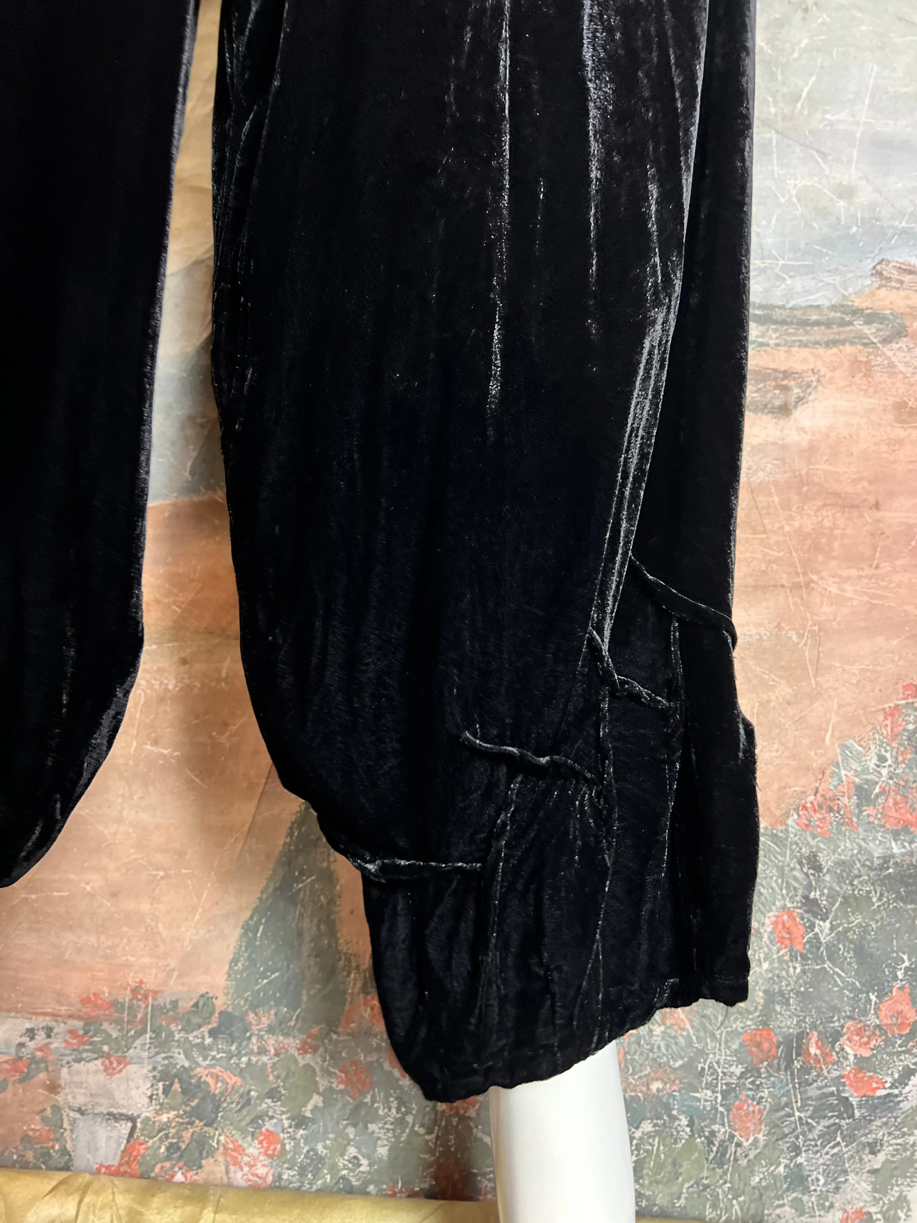 5409 Velvet Tuck Pant