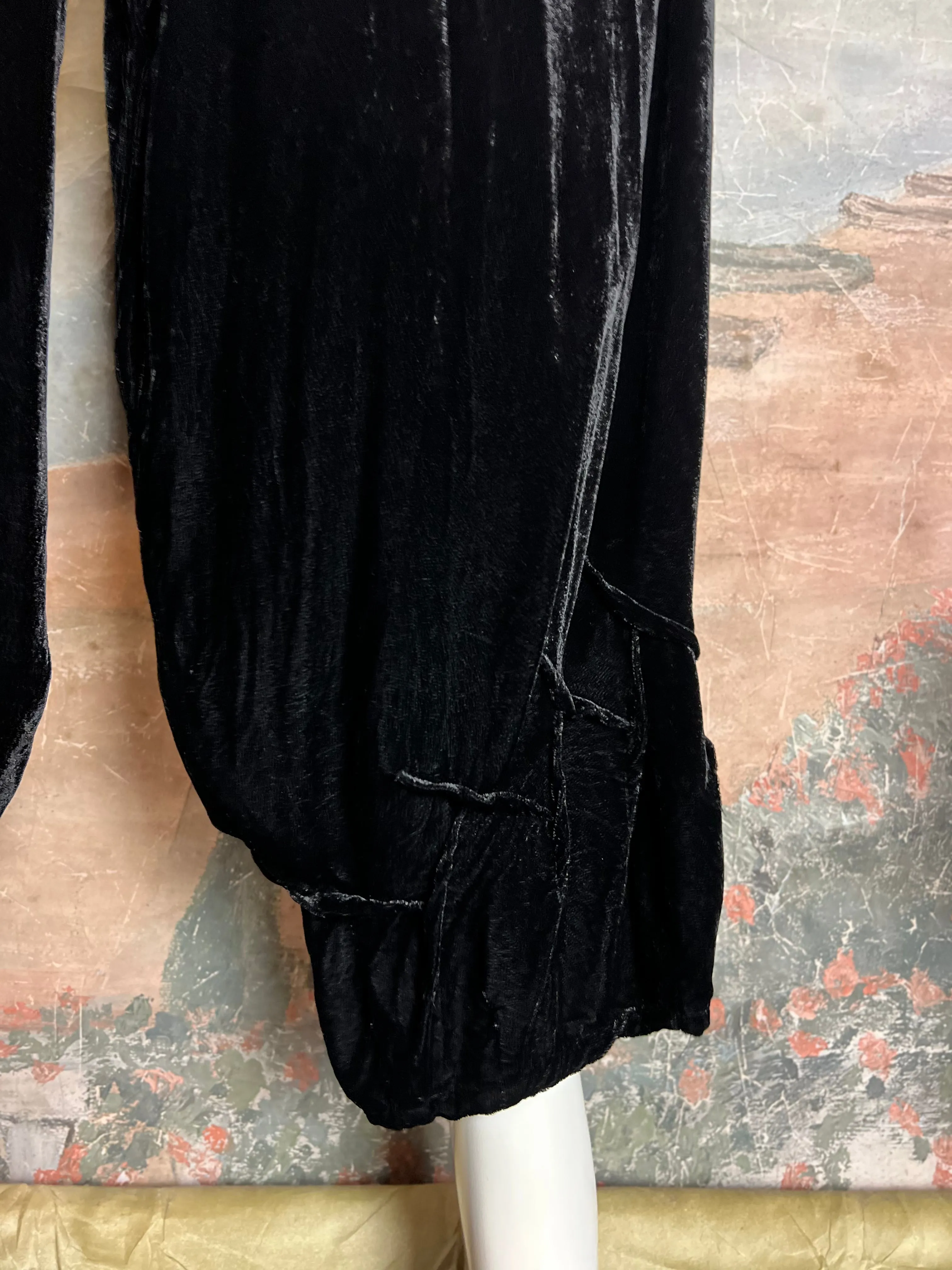 5409 Velvet Tuck Pant