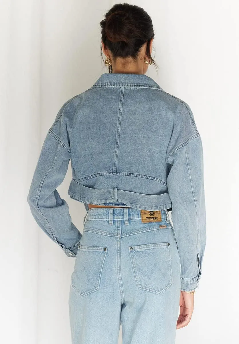 chouyatou Women's Boyfriend Jean Shakcet Jacket Zipper Belted Moto Denim Blazer Jacket