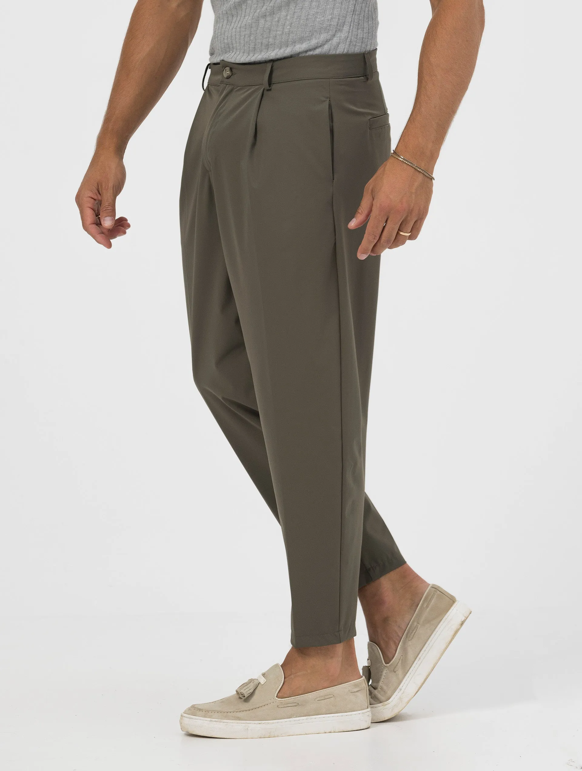 HIRO TECH CASUAL PANTS IN GREEN
