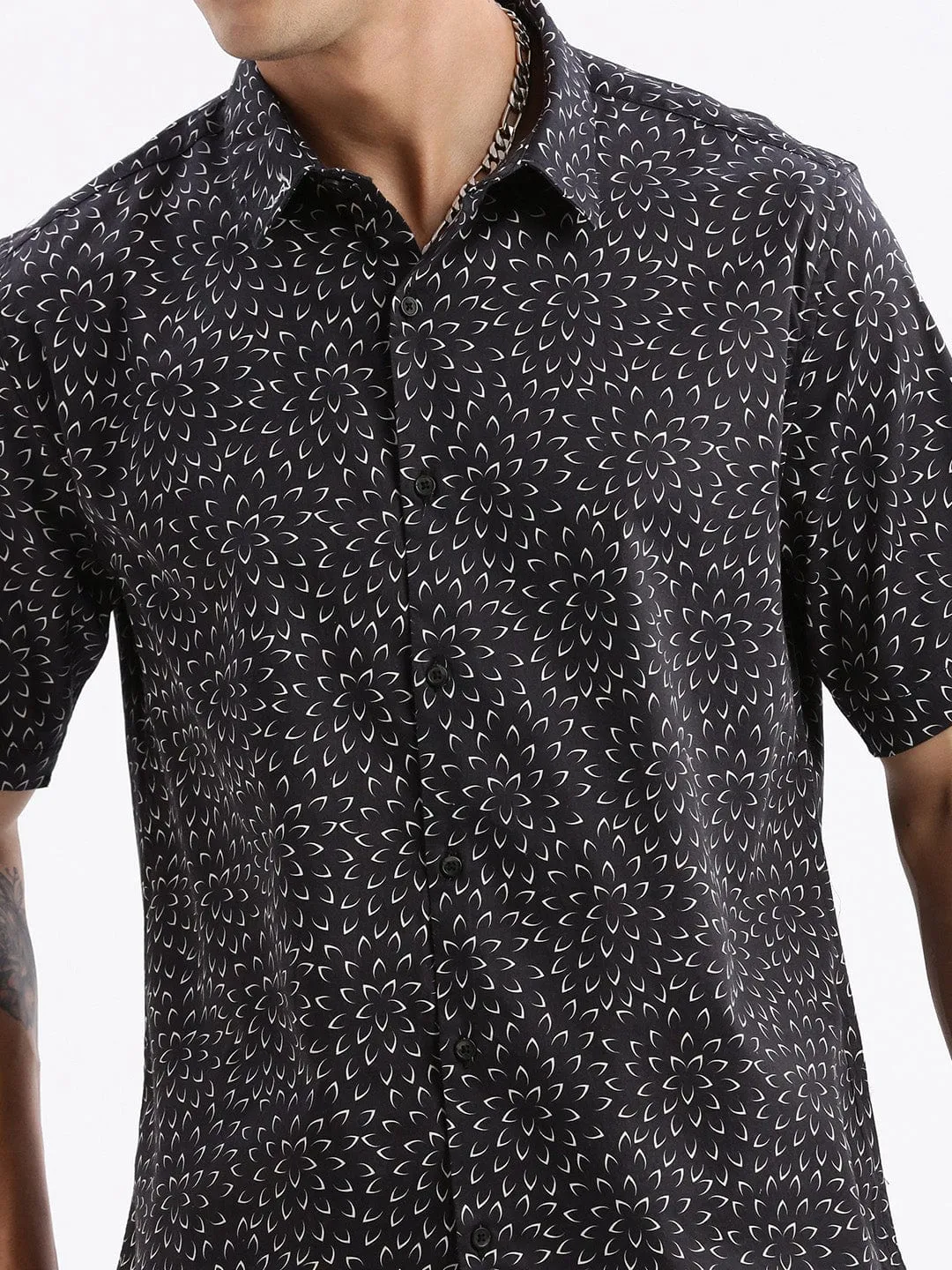 Men Black Standard Slim Fit Opaque Printed Cotton Casual Shirt