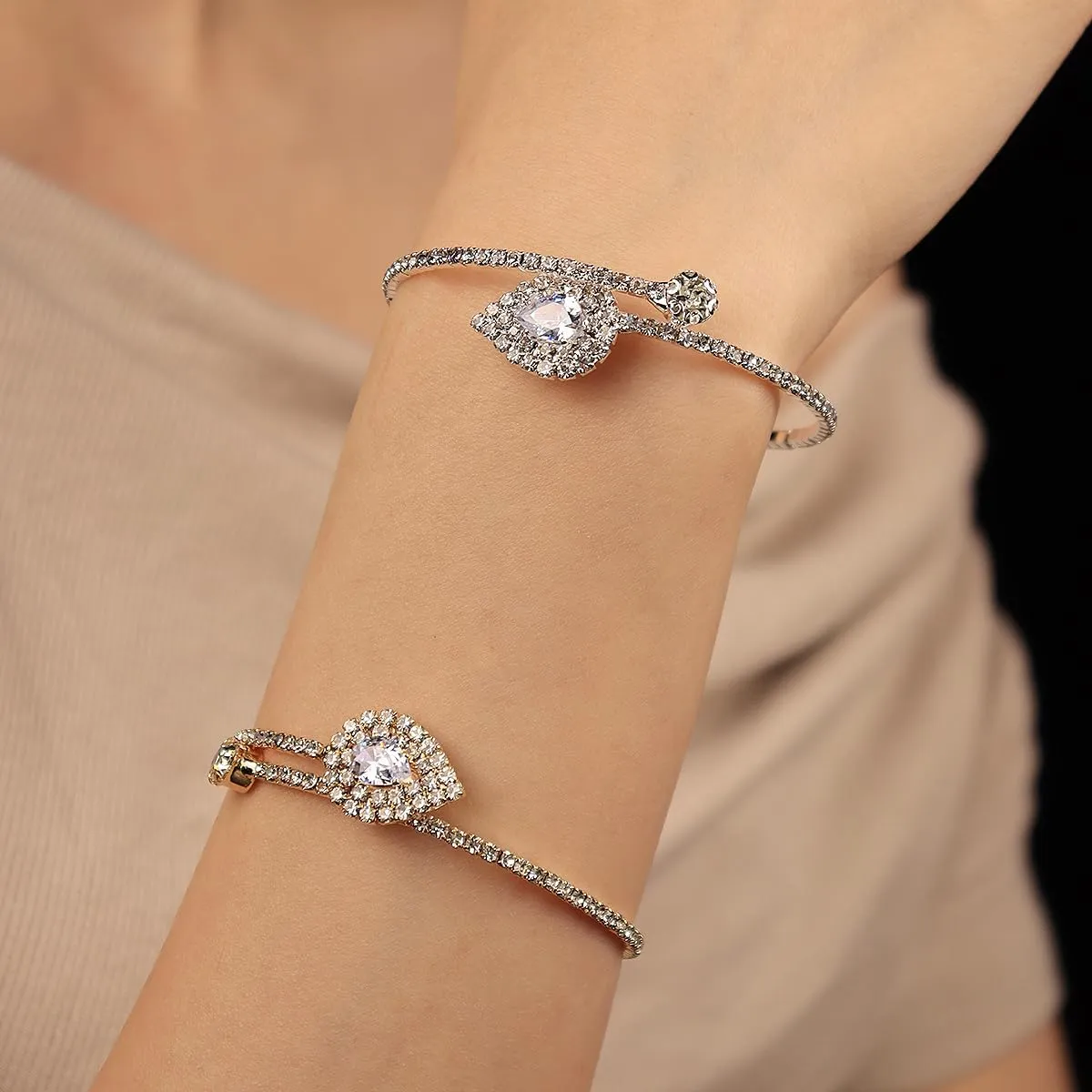 Vintage Multi-Layer Crystal Rhinestone Cuff Bracelet Sparkling Teardrop Crystals Open Cuff Wristlet Bridal Wedding Hand Accessories Prom Party Jewelry